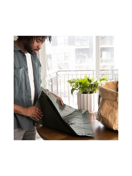 Fiskars - Kokoontaitettava istutusmatto - BLACK | Stockmann - photo 3