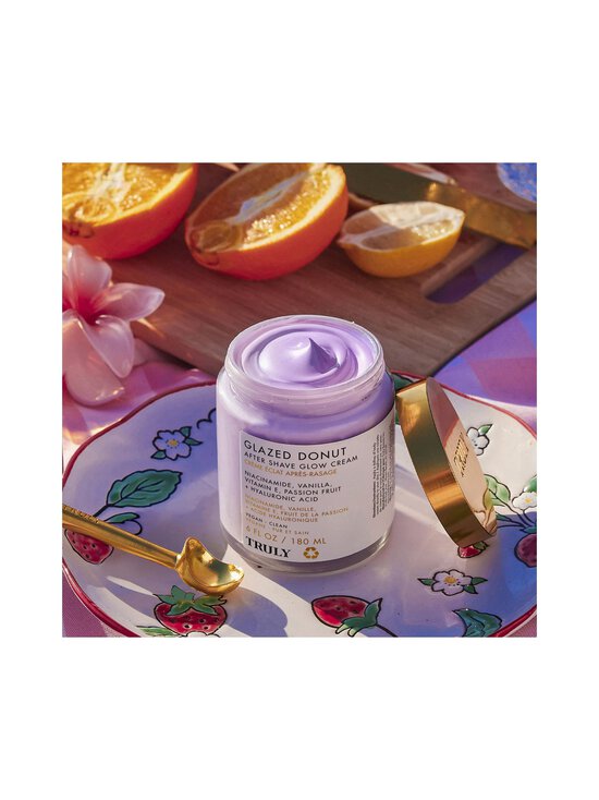 TRULY - Glazed Donut After Shave Glow Cream -vartalovoide - NOCOL | Stockmann - photo 2