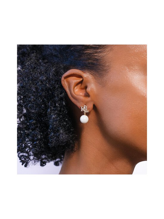 Lauren Ralph Lauren - Gold & Crystal Logo Pearl Drop -korvakorut - GLD GOLD - photo 2 Lauren Ralph Lauren - Gold & Crystal Logo Pearl Drop -korvakorut - GLD GOLD | Stockmann - photo 2