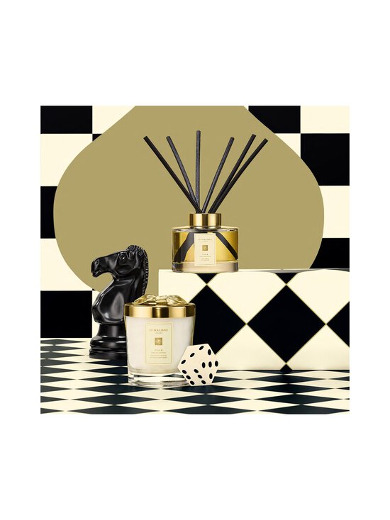 Jo Malone London - Pine & Eucalyptus Classic -tuoksukynttilä 200 g - NOCOL - photo 3 Jo Malone London - Pine & Eucalyptus Classic -tuoksukynttilä 200 g - NOCOL | Stockmann - photo 3