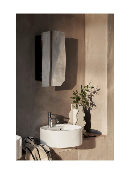 Ferm Living - Shard-peilikaappi - BLACK - photo 4 Ferm Living - Shard-peilikaappi - BLACK | Stockmann - photo 4