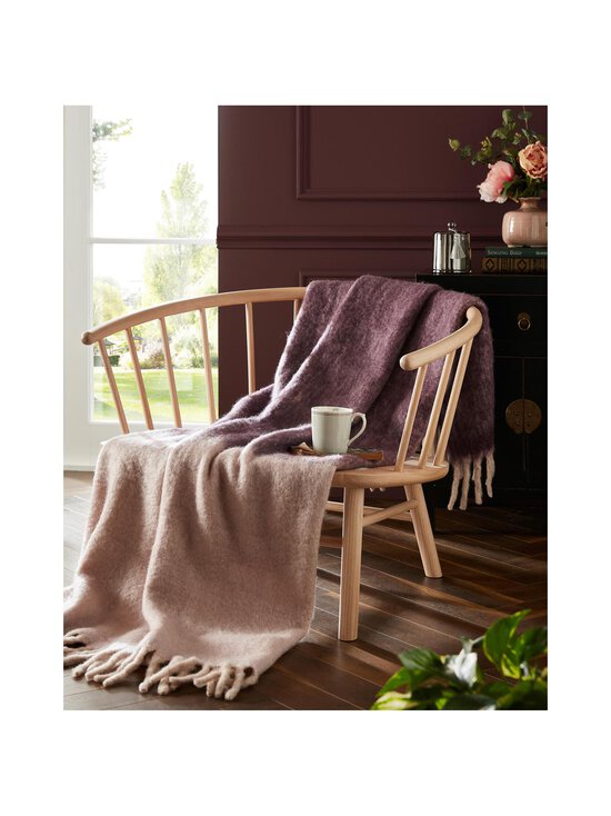 Laura Ashley - Bronwen-huopa 130 x 170 cm - 69 BLACKBERRY PURPLE - photo 2 Laura Ashley - Bronwen-huopa 130 x 170 cm - 69 BLACKBERRY PURPLE | Stockmann - photo 2