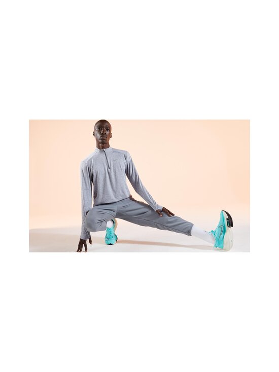 Nike - Dri-FIT 1/2-zip -treenipaita - 084 SMOKE GREY/GREY FOG/REFLECTIVE SILV - photo 7 Nike - Dri-FIT 1/2-zip -treenipaita - 084 SMOKE GREY/GREY FOG/REFLECTIVE SILV | Stockmann - photo 7