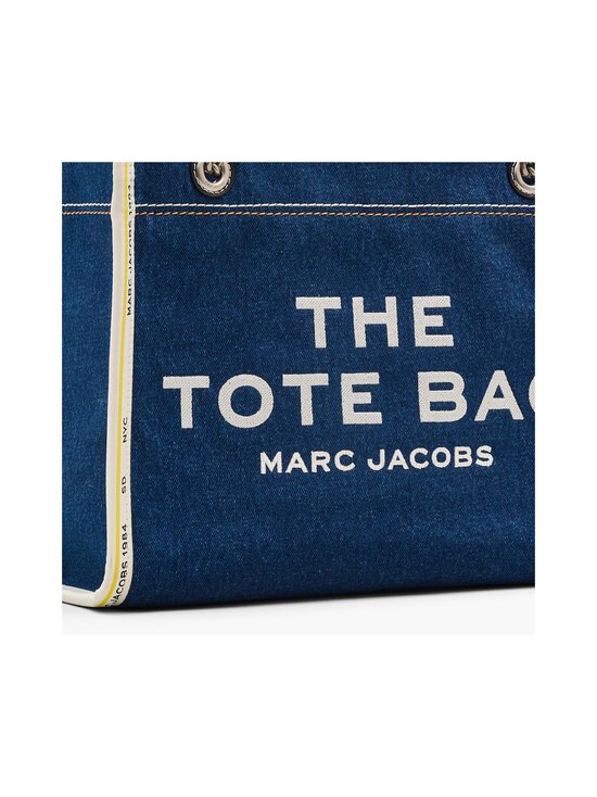 Marc Jacobs - Teksakott The Medium Tote - 473 DARK WASH - photo 5 Marc Jacobs - Teksakott The Medium Tote - 473 DARK WASH | Stockmann - photo 5