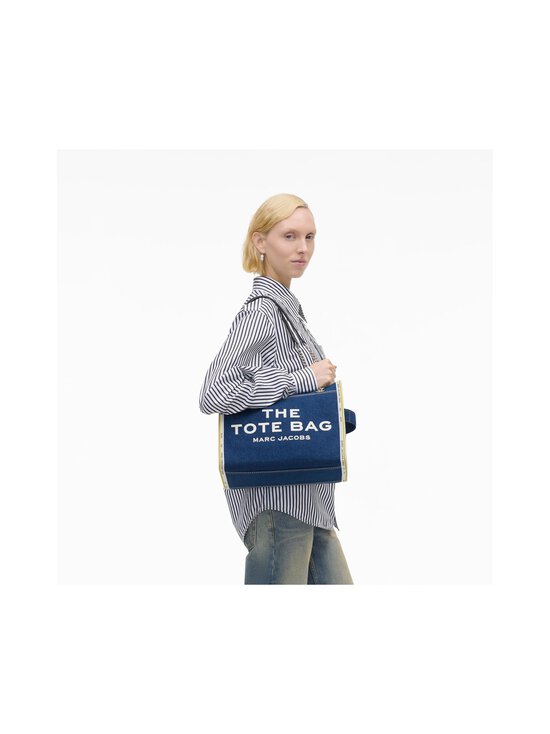 Marc Jacobs - Teksakott The Medium Tote - 473 DARK WASH - photo 8 Marc Jacobs - Teksakott The Medium Tote - 473 DARK WASH | Stockmann - photo 8