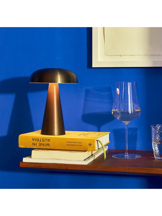 &Tradition - Como SC53 -pöytävalaisin - PRONSSI - photo 3 &Tradition - Como SC53 -pöytävalaisin - PRONSSI | Stockmann - photo 3