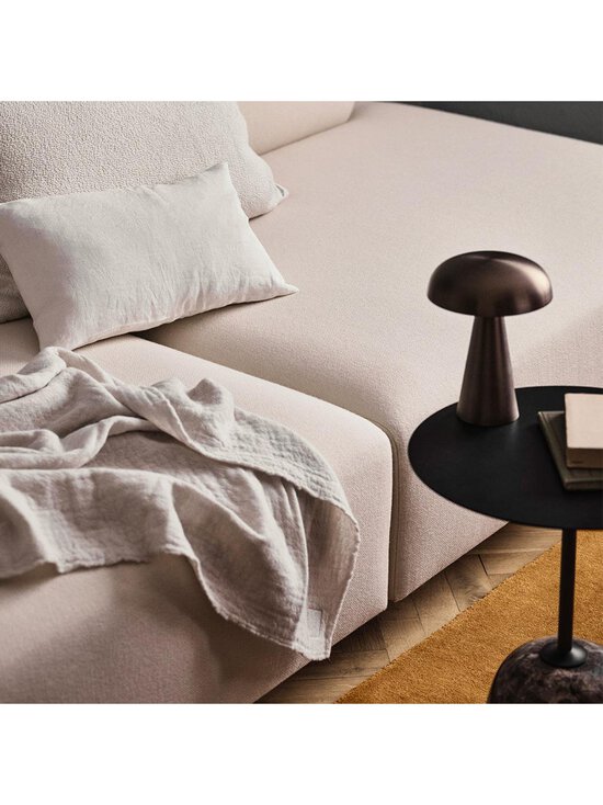 &Tradition - Como SC53 -pöytävalaisin - PRONSSI - photo 12 &Tradition - Como SC53 -pöytävalaisin - PRONSSI | Stockmann - photo 12