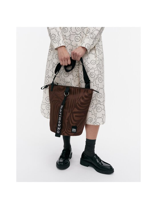 Marimekko - All Day Bucket Jokuraita pleca soma - 880 BROWN, DARK BROWN - photo 2 Marimekko - All Day Bucket Jokuraita pleca soma - 880 BROWN, DARK BROWN | Stockmann - photo 2