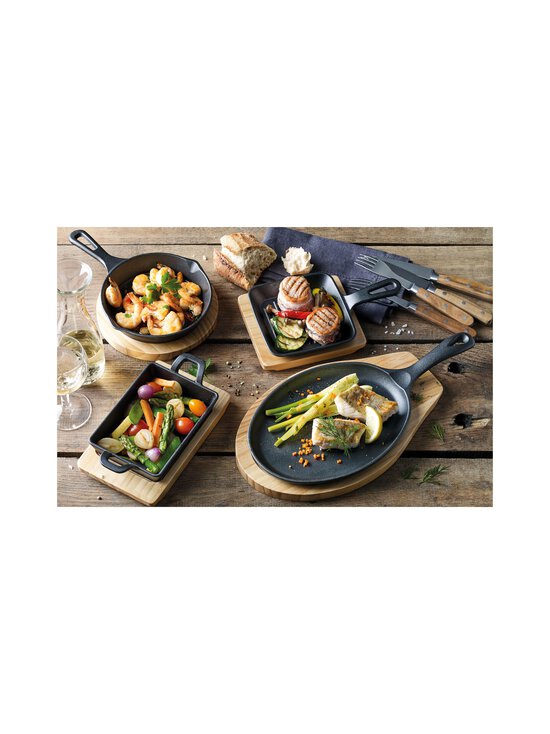 Kuchenprofi - BBQ Pan Round & Wooden Base čuguna panna un paliktnis - BLACK / WOOD | Stockmann - photo 4