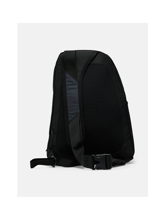 Peak Performance - Outdoor Crossbody -laukku 8 l - 010 BLACK - photo 2 Peak Performance - Outdoor Crossbody -laukku 8 l - 010 BLACK | Stockmann - photo 2