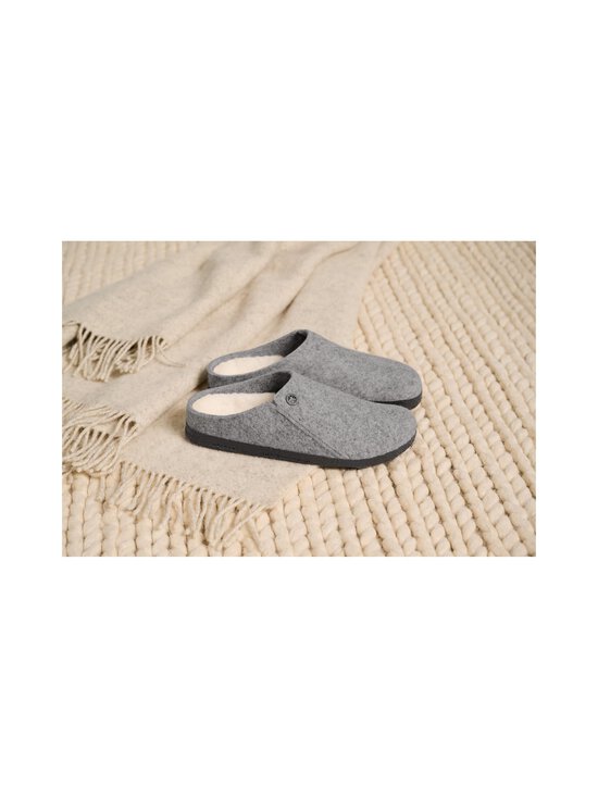 BIRKENSTOCK - Zermatt Shearling -tohvelit - 208 LIGHT GRAY - photo 4 BIRKENSTOCK - Zermatt Shearling -tohvelit - 208 LIGHT GRAY | Stockmann - photo 4
