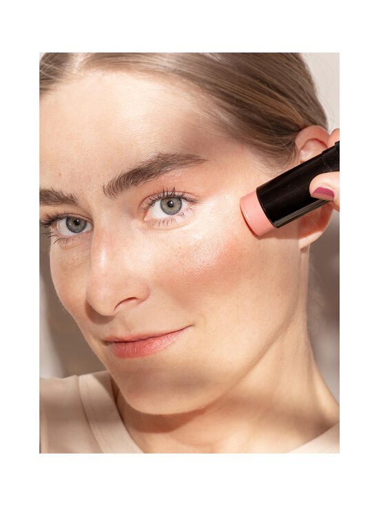 Joik - Multi Use Eye, Lip & Cheek Blush Stick -meikkipuikko - 03 SUNSET PEACH | Stockmann - photo 3