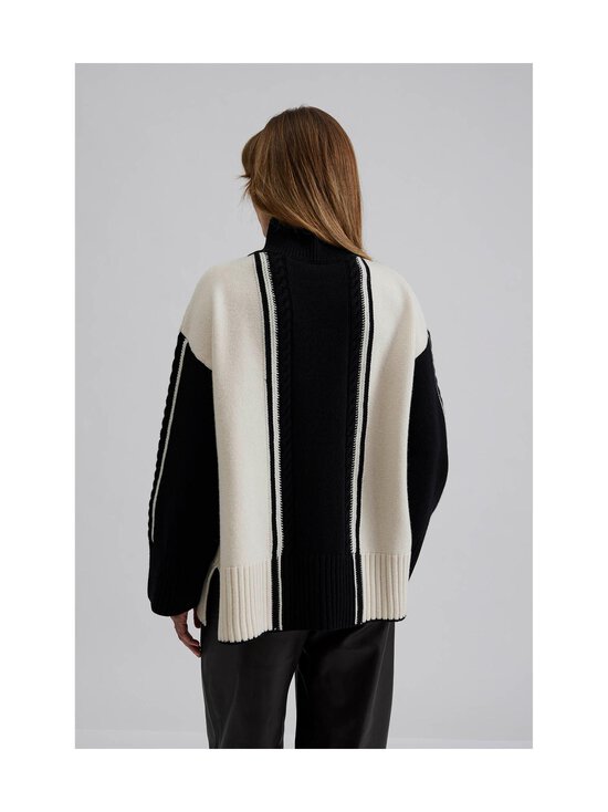 Malina - Kathleen contrast color -palmikkoneule - BLACK STRIPE - photo 2 Malina - Kathleen contrast color -palmikkoneule - BLACK STRIPE | Stockmann - photo 2