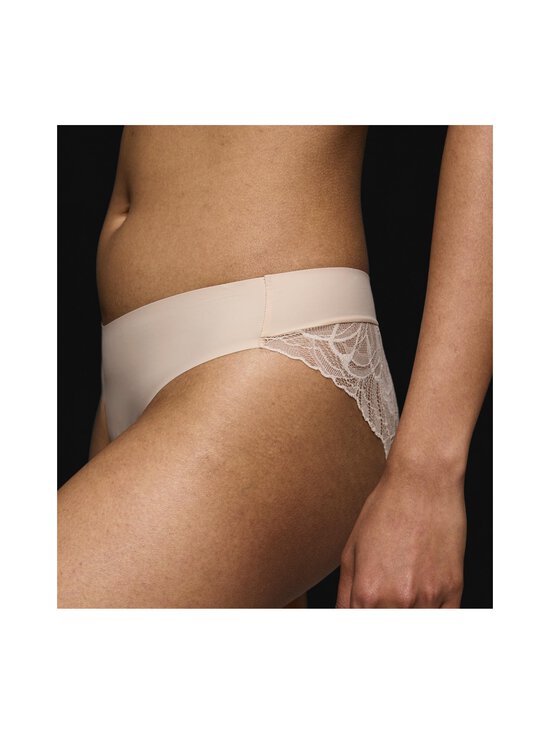 Triumph - Aluspüksid Body Make-Up Illusion Lace Highleg Tai - 00NZ NUDE BEIGE - photo 7 Triumph - Aluspüksid Body Make-Up Illusion Lace Highleg Tai - 00NZ NUDE BEIGE | Stockmann - photo 7