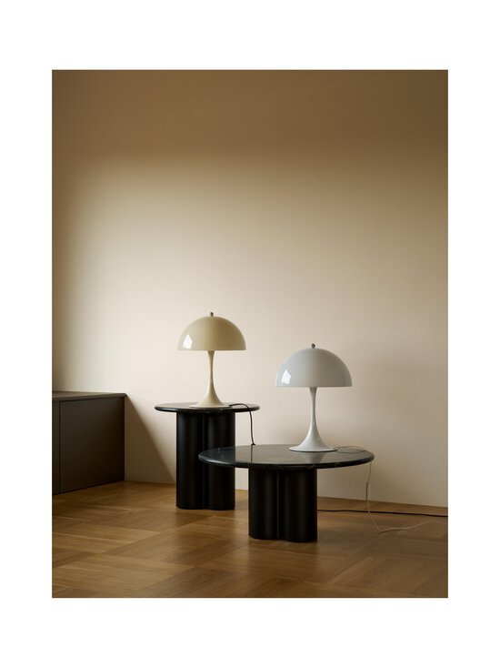 Louis Poulsen - Panthella 320 -pöytävalaisin 320 x 438 mm - OPAL BEIGE - photo 7 Louis Poulsen - Panthella 320 -pöytävalaisin 320 x 438 mm - OPAL BEIGE | Stockmann - photo 7