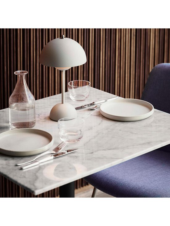 &Tradition - Flowerpot VP9 -pöytävalaisin, mattavalkoinen  ladattava - VALKOINEN | Stockmann - photo 4