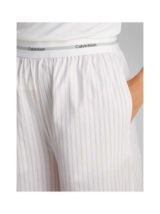 Calvin Klein Underwear - Logo Poplin pidžamas bikses - T8K STEADY STRIPE PELICAN - photo 5 Calvin Klein Underwear - Logo Poplin pidžamas bikses - T8K STEADY STRIPE PELICAN | Stockmann - photo 5