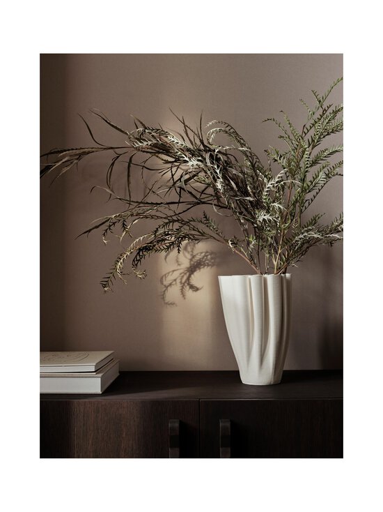 Ferm Living - Dedali- keraaminen maljakko 25 cm - OFF-WHITE - photo 5 Ferm Living - Dedali- keraaminen maljakko 25 cm - OFF-WHITE | Stockmann - photo 5