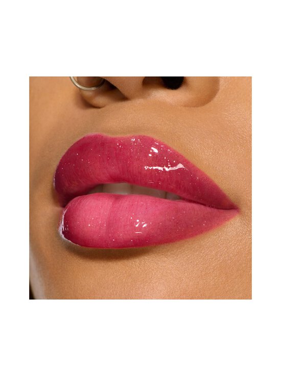 MAC - Viva Glam Lipglass Air Non-Sticky Gloss -huulikiilto - VIVA KIMMITMENT - photo 5 MAC - Viva Glam Lipglass Air Non-Sticky Gloss -huulikiilto - VIVA KIMMITMENT | Stockmann - photo 5