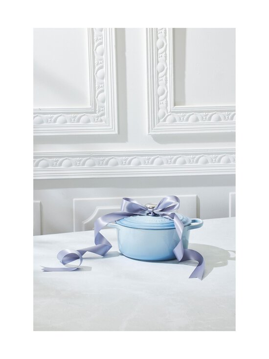 Le Creuset - Signature Round Casserole čuguna katls 24 cm, 4,2 l - COASTAL BLUE - photo 8 Le Creuset - Signature Round Casserole čuguna katls 24 cm, 4,2 l - COASTAL BLUE | Stockmann - photo 8