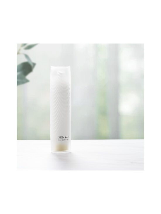 SENSAI - Essence Day Veil SPF 30 -seerumi 40 ml - NOCOL - photo 4 SENSAI - Essence Day Veil SPF 30 -seerumi 40 ml - NOCOL | Stockmann - photo 4