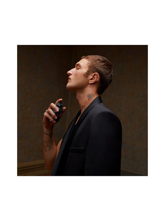 Valentino - Born in Roma Uomo Extradose Parfum -tuoksu 50 ml - NOCOL - photo 5 Valentino - Born in Roma Uomo Extradose Parfum -tuoksu 50 ml - NOCOL | Stockmann - photo 5