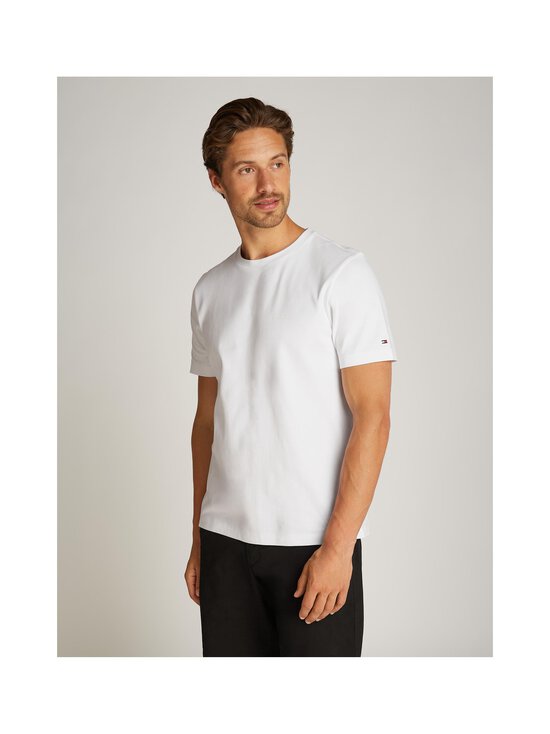 Tommy Hilfiger - Light Interlock T-krekls - YBR WHITE - photo 3 Tommy Hilfiger - Light Interlock T-krekls - YBR WHITE | Stockmann - photo 3
