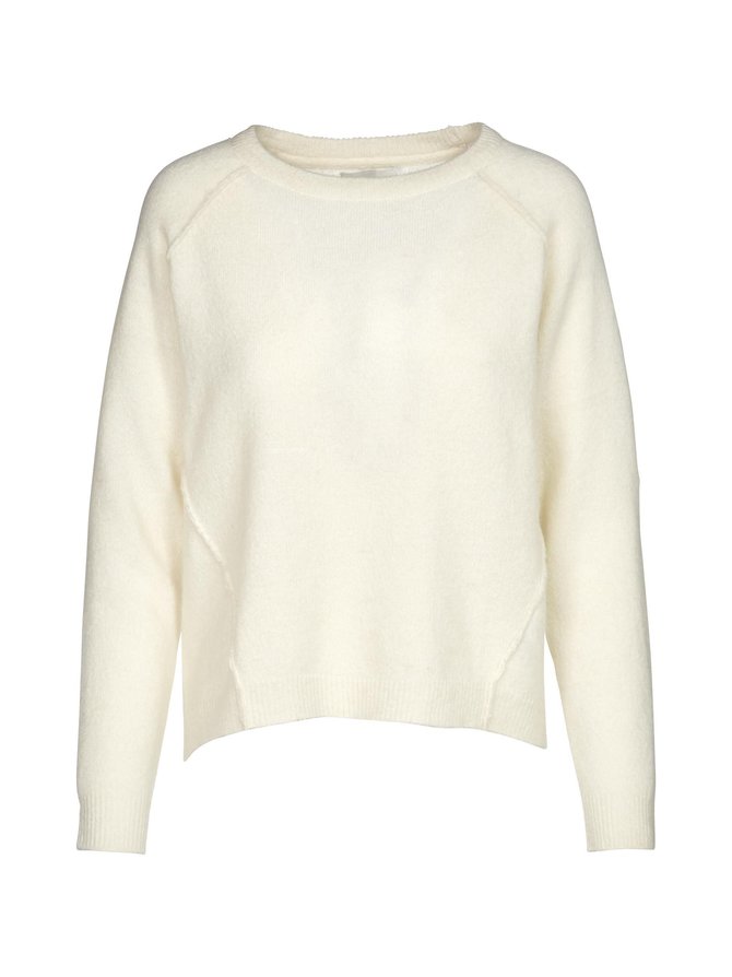 Broken white knitwear