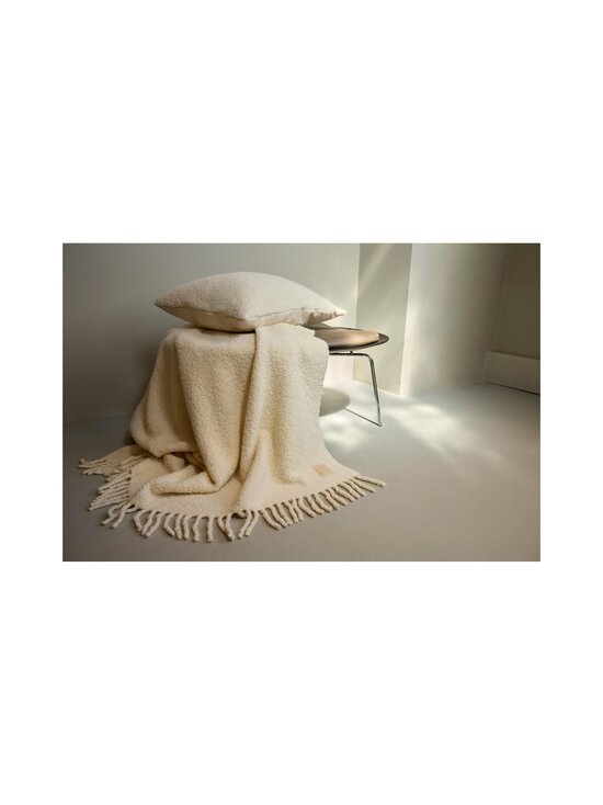 Balmuir - Caprino-huopa 140 x 170 cm - WHITE - photo 2 Balmuir - Caprino-huopa 140 x 170 cm - WHITE | Stockmann - photo 2