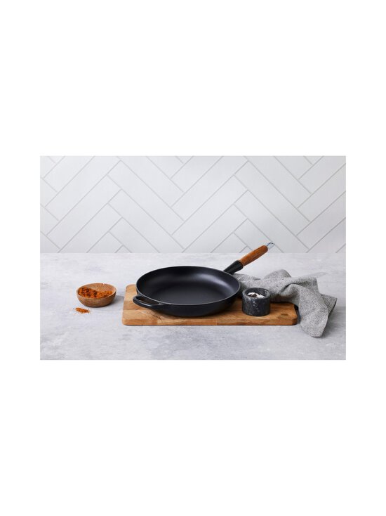 Le Creuset - Le Creuset Signature- paistinpannu puukahvalla ø 28 cm - BLACK | Stockmann - photo 5