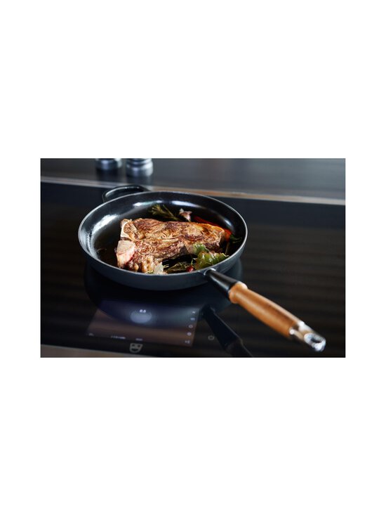 Le Creuset - Le Creuset Signature- paistinpannu puukahvalla ø 28 cm - BLACK | Stockmann - photo 6