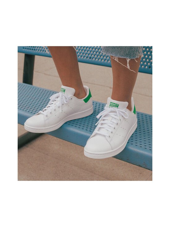 adidas Originals - Stan Smith brīvā laika apavi - VALKOINEN - photo 9 adidas Originals - Stan Smith brīvā laika apavi - VALKOINEN | Stockmann - photo 9