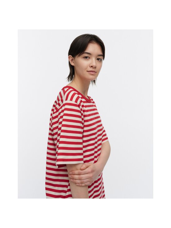 Marimekko - Tasaraita Unisex Kioski t-paita - 899 RED, OFF WHITE - photo 5 Marimekko - Tasaraita Unisex Kioski t-paita - 899 RED, OFF WHITE | Stockmann - photo 5
