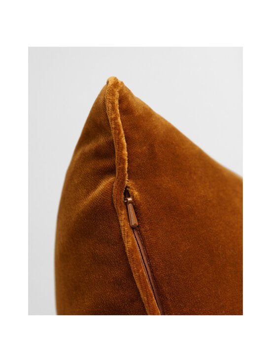 Gant Home - Samettinen tyynynpäällinen, 50 x 50 cm - 244 CUMIN BEIGE - photo 3 Gant Home - Samettinen tyynynpäällinen, 50 x 50 cm - 244 CUMIN BEIGE | Stockmann - photo 3