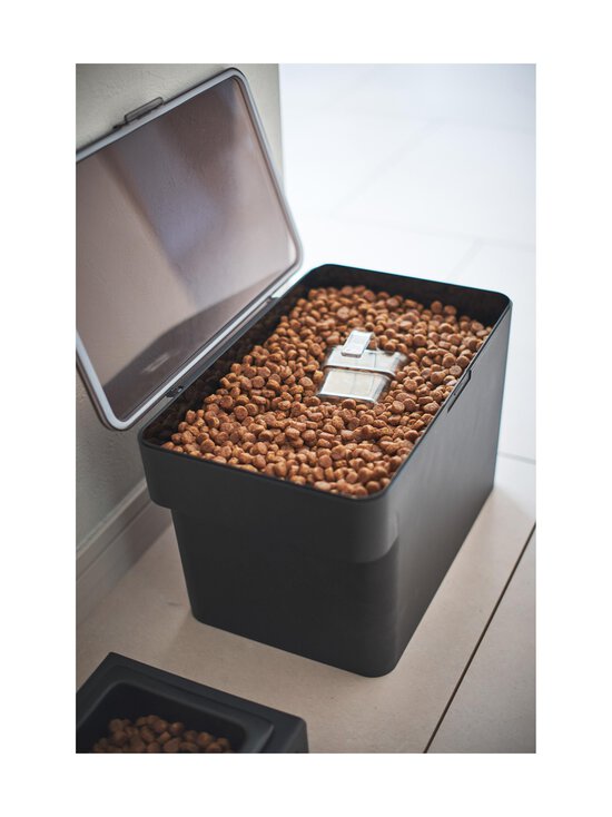 Yamazaki - Säilituskast Tower Pet Food 6 l - BLACK - photo 5 Yamazaki - Säilituskast Tower Pet Food 6 l - BLACK | Stockmann - photo 5