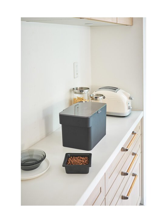 Yamazaki - Säilituskast Tower Pet Food 6 l - BLACK - photo 8 Yamazaki - Säilituskast Tower Pet Food 6 l - BLACK | Stockmann - photo 8