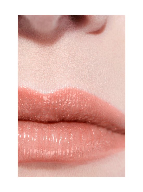 CHANEL - ROUGE COCO BAUME SHINE Hydrating Beautifying Tinted Lip Balm Buildable Colour - 752 HONEY BLISS - photo 4 CHANEL - ROUGE COCO BAUME SHINE Hydrating Beautifying Tinted Lip Balm Buildable Colour - 752 HONEY BLISS | Stockmann - photo 4
