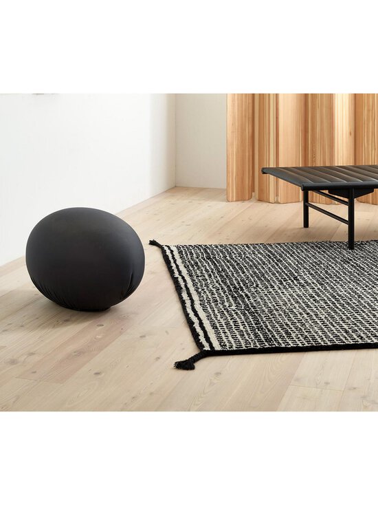 Woodnotes - Grid-matto 140 x 200 cm - MUSTA,VALKOINEN | Stockmann - photo 3