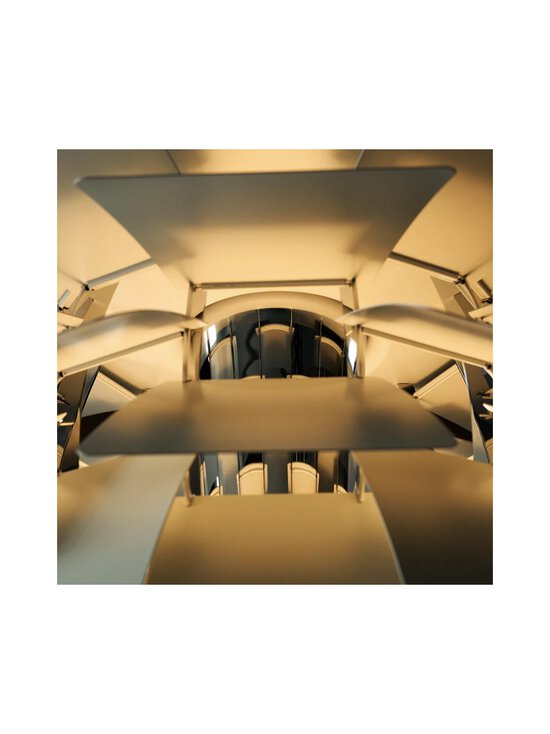 Louis Poulsen - PH Artichoke -riippuvalaisin 48 x 46,5 cm - DUSTY GREEN/HIGH LUSTRE CHROME PLATED - photo 6 Louis Poulsen - PH Artichoke -riippuvalaisin 48 x 46,5 cm - DUSTY GREEN/HIGH LUSTRE CHROME PLATED | Stockmann - photo 6