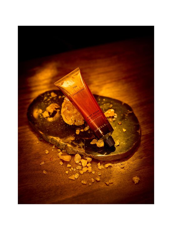 Rituals - The Alchemy Collection Body Scrub -vartalonkuorinta, 100g - NOCOL - photo 6 Rituals - The Alchemy Collection Body Scrub -vartalonkuorinta, 100g - NOCOL | Stockmann - photo 6