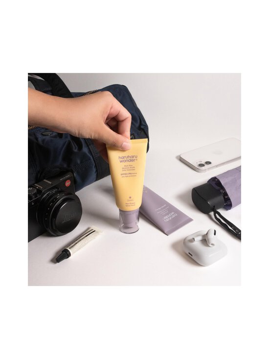 Haruharu Wonder - Black Rice Moisture Airyfit Daily Sunscreen SPF50+ -aurinkosuojavoide - NOCOL | Stockmann - photo 4