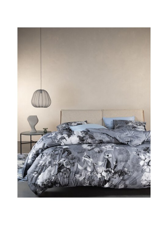 Essenza - Floor gultas veļas komplekts 150 x 210 cm + 50 x 60 cm - 685 GLOBAL GREY - photo 5 Essenza - Floor gultas veļas komplekts 150 x 210 cm + 50 x 60 cm - 685 GLOBAL GREY | Stockmann - photo 5