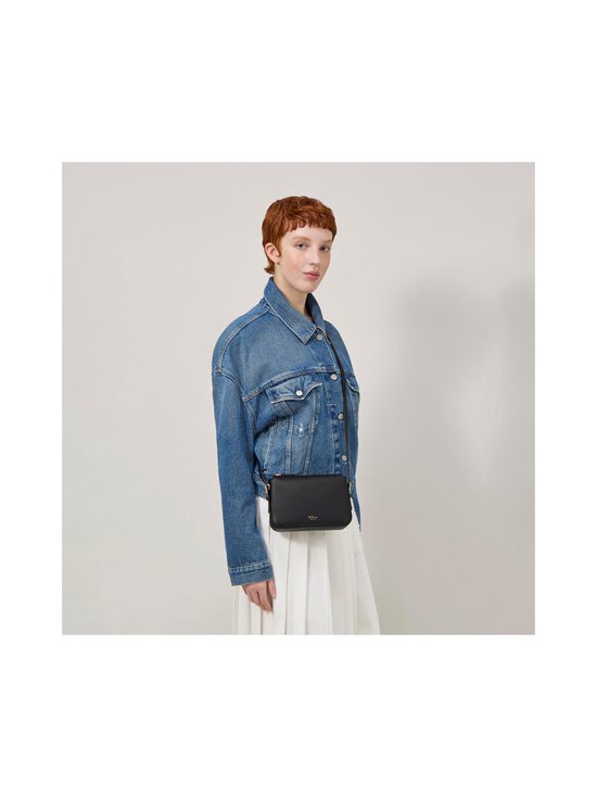 Mulberry - Clovelly Pouch Micro Classic Grain -nahkalaukku - A100 BLACK - photo 6 Mulberry - Clovelly Pouch Micro Classic Grain -nahkalaukku - A100 BLACK | Stockmann - photo 6