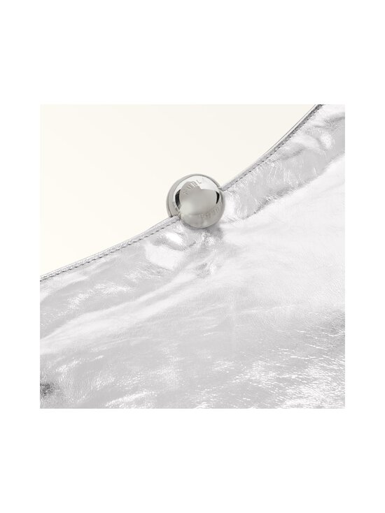 Furla - Sfera Soft M ādas soma - Y3000 COLOR SILVER - photo 3 Furla - Sfera Soft M ādas soma - Y3000 COLOR SILVER | Stockmann - photo 3