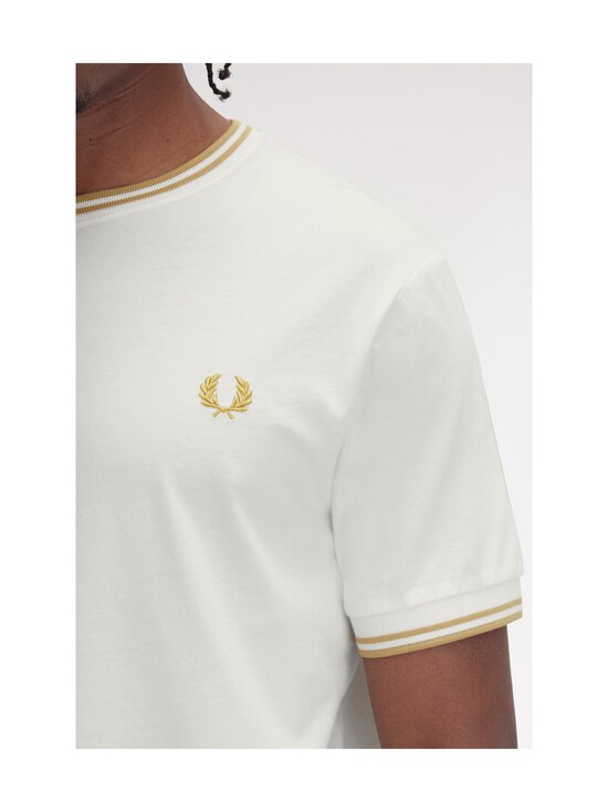 Fred Perry - Twin Tipped krekls - Y53 SNWHITE/HNYCOMB - photo 7 Fred Perry - Twin Tipped krekls - Y53 SNWHITE/HNYCOMB | Stockmann - photo 7