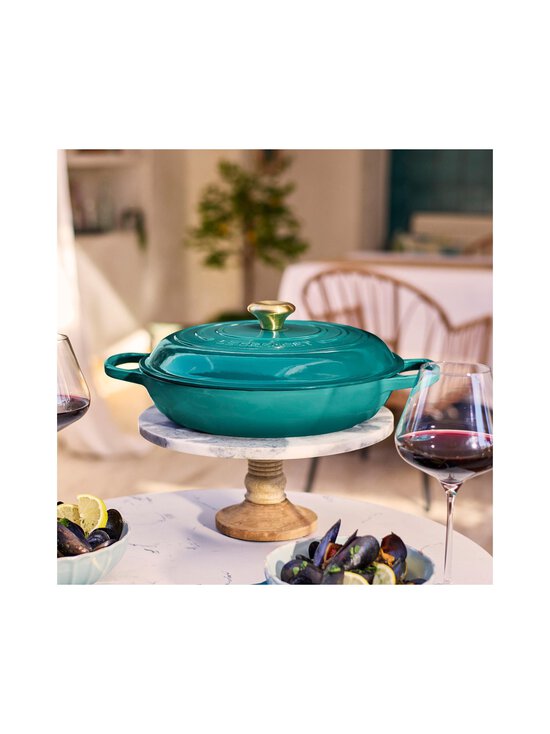 Le Creuset - Bleu Riviera Cast Iron Shallow Casserole -matala valurautapata 30 cm - BLEU RIVIERA | Stockmann - photo 6