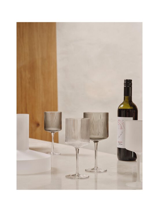 Ferm Living - Ripple baltvīna glāzes 2 gab. - CLEAR - photo 2 Ferm Living - Ripple baltvīna glāzes 2 gab. - CLEAR | Stockmann - photo 2