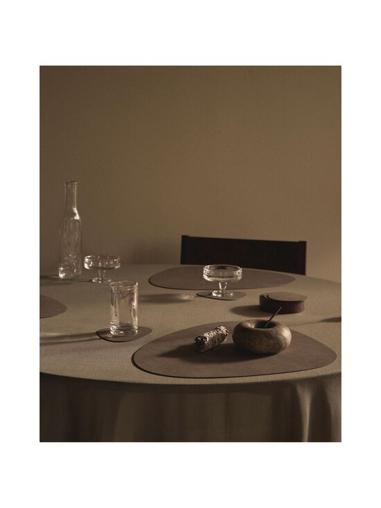 Lind DNA - Nupo galda un glāžu paliktņi 4+4 gab., dāvanu komplekts - NOMAD GREY | Stockmann - photo 3