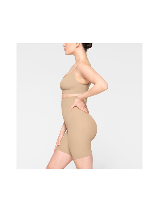 SKIMS - Seamless Sculpt Mid Thigh - muotoilevat shortsit - CLAY | Stockmann - photo 4