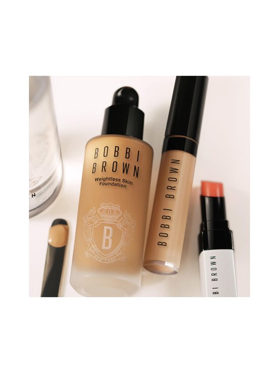 Bobbi Brown - Weightless Skin Foundation SPF15 -meikkivoide, 30ml - COOL CHESTNUT - photo 10 Bobbi Brown - Weightless Skin Foundation SPF15 -meikkivoide, 30ml - COOL CHESTNUT | Stockmann - photo 10
